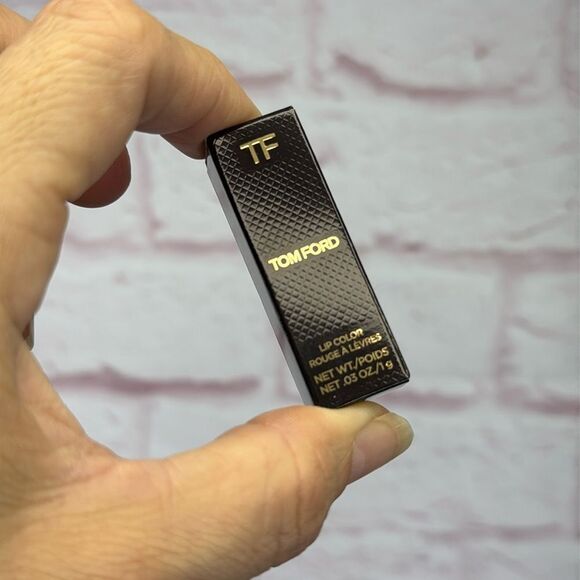 Tom Ford Lip Color 16 Scarlet Rouge Lipstick - Picture 2 of 5